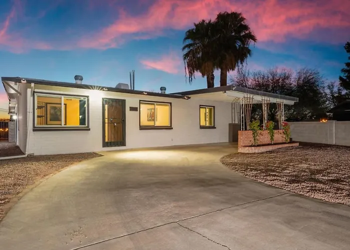 Pool, Hot Tub, 3 Bedroom 3 Ba, Huge Yard, Fenced