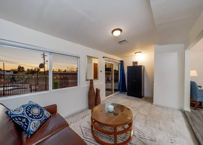 Pool, Hot Tub, 3 Bedroom 3 Ba, Huge Yard, Fenced *