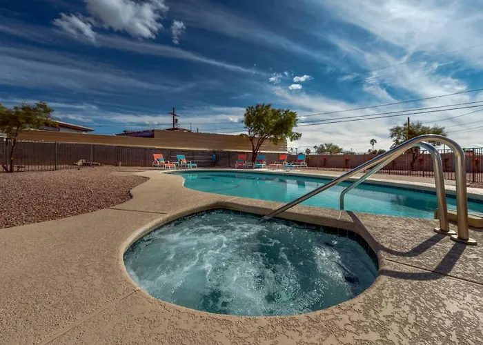 Pool, Hot Tub, 3 Bedroom 3 Ba, Huge Yard, Fenced