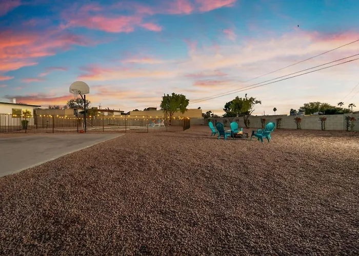 Сasa de vacaciones Pool, Hot Tub, 3 Bedroom 3 Ba, Huge Yard, Fenced