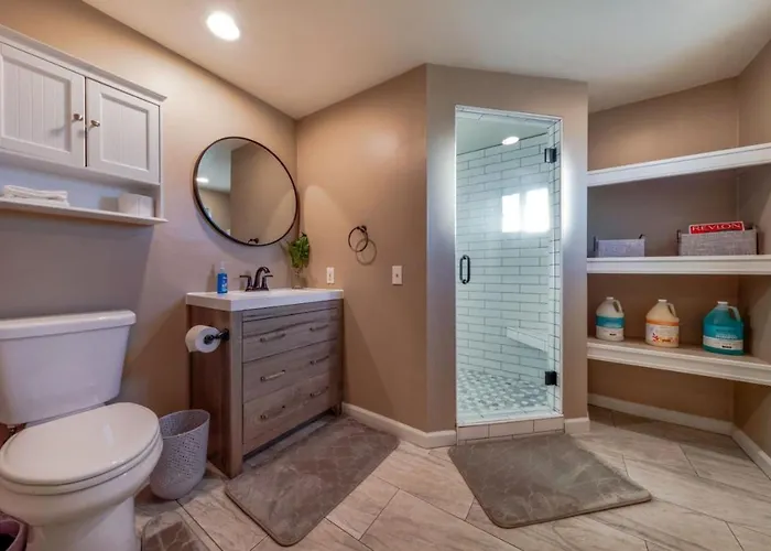 Pool, Hot Tub, 3 Bedroom 3 Ba, Huge Yard, Fenced *