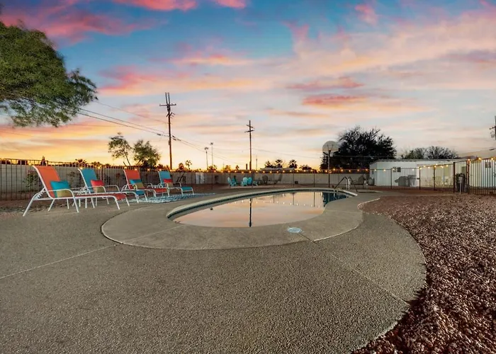 Pool, Hot Tub, 3 Bedroom 3 Ba, Huge Yard, Fenced Tucson